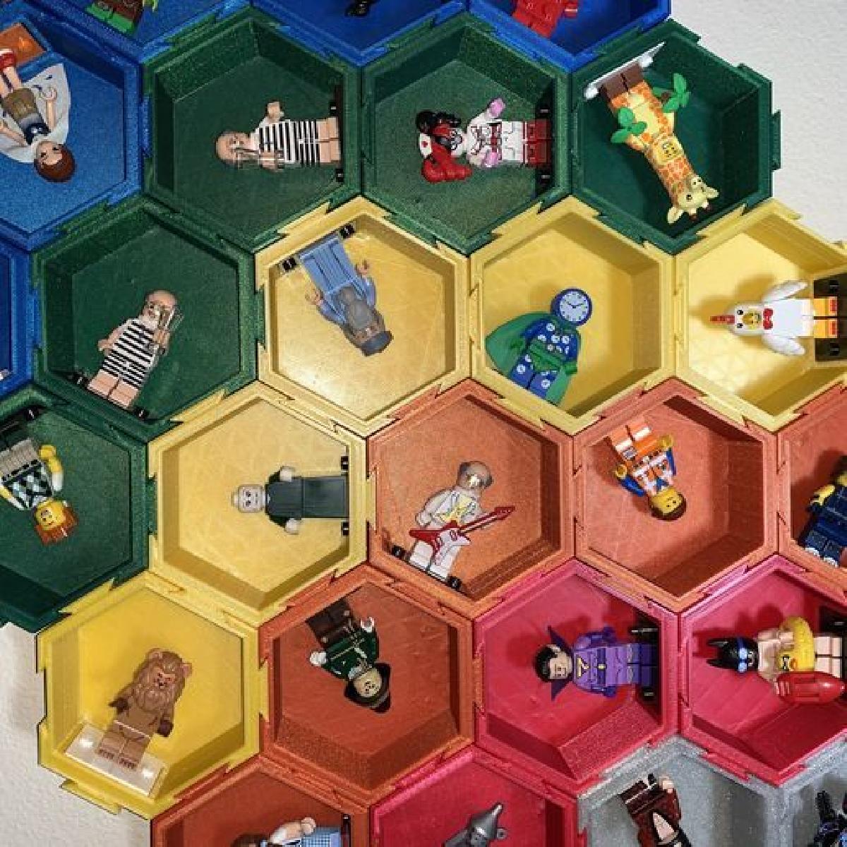 Caixa de exibicao modular hexagonal Dovetail compativel com minifiguras LEGO®