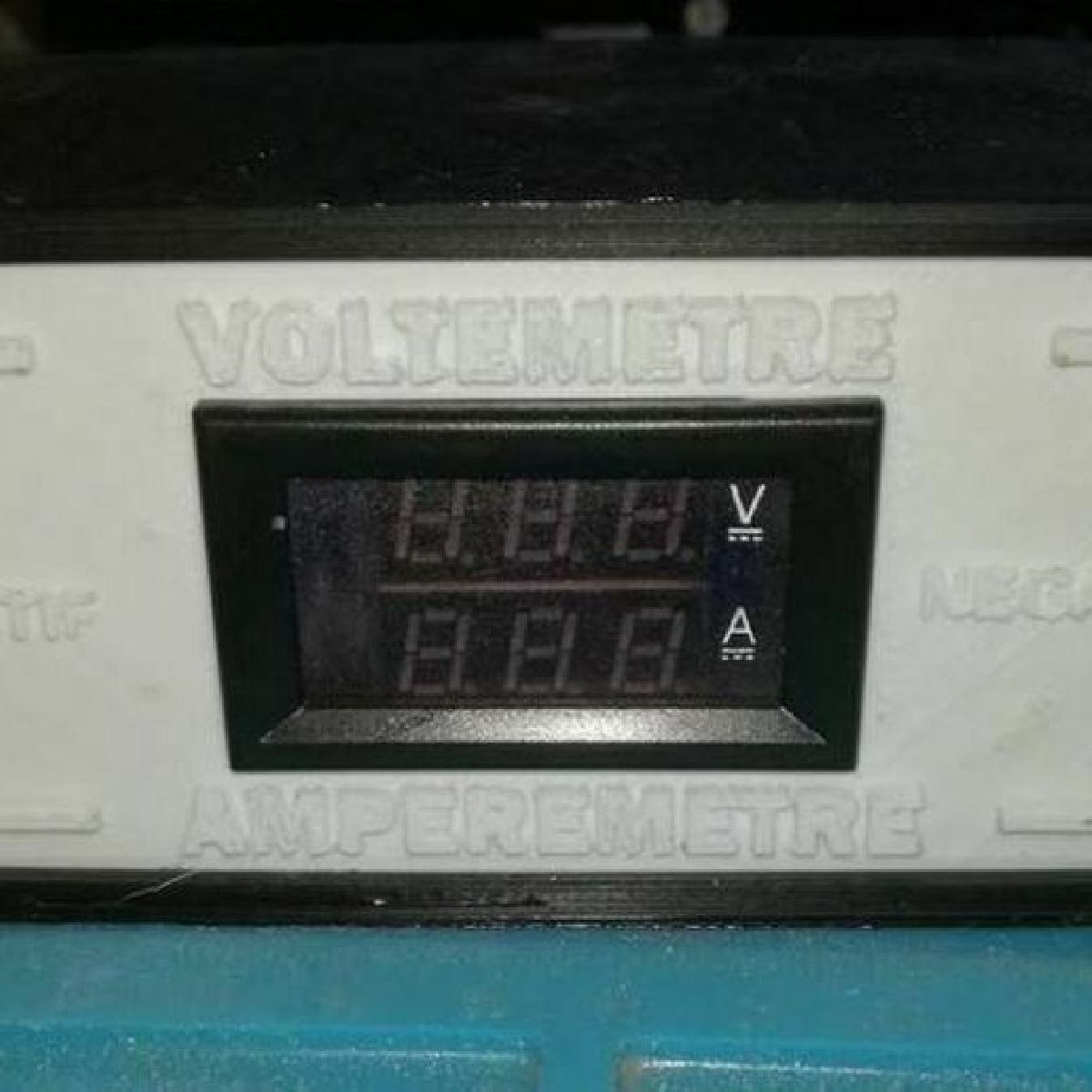 Caixa para Kit Chines de Voltimetro Amperimetro DC (DC 100V/50A)