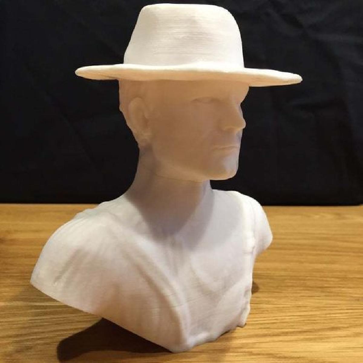 Busto de Terence Hill Sem Corte de Suporte