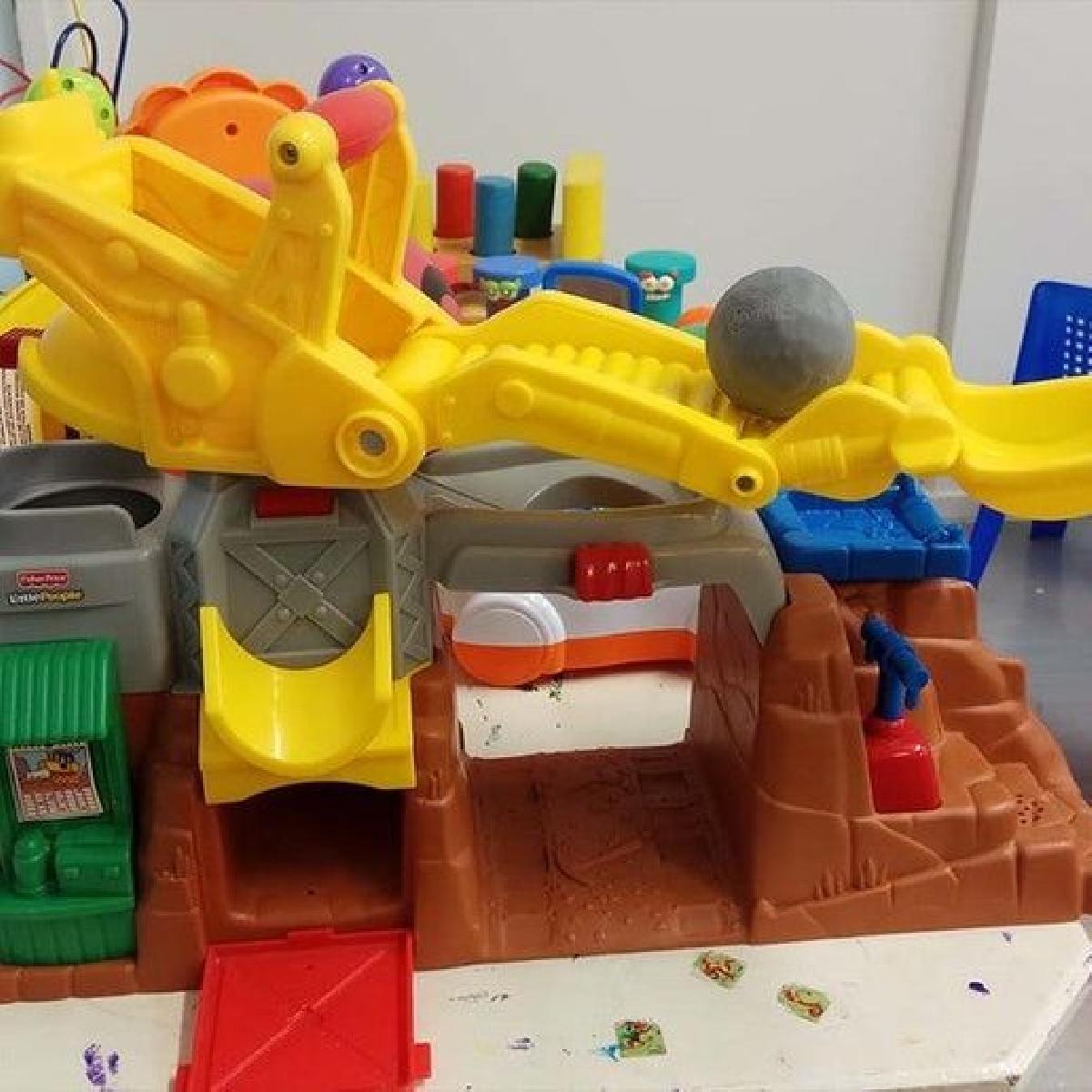 Fisher Price Little People Construcao Pedras/Bolas