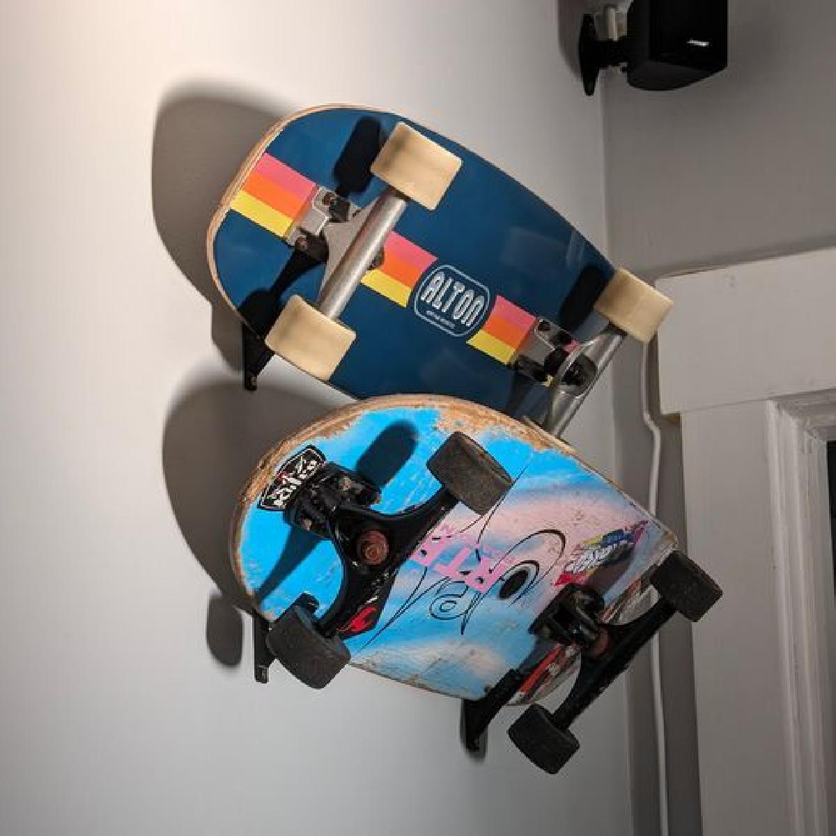 Suporte de parede para skate / rack para skate / gancho para skate   modelo 3D gratuito para impressao 3D ou roteador CNC / a laser
