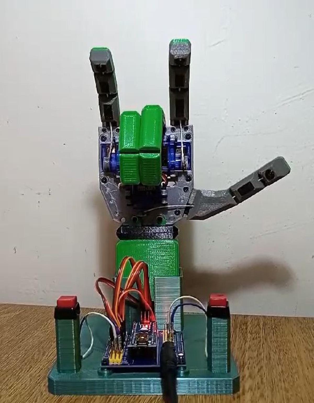 Mao Robotica Educacional