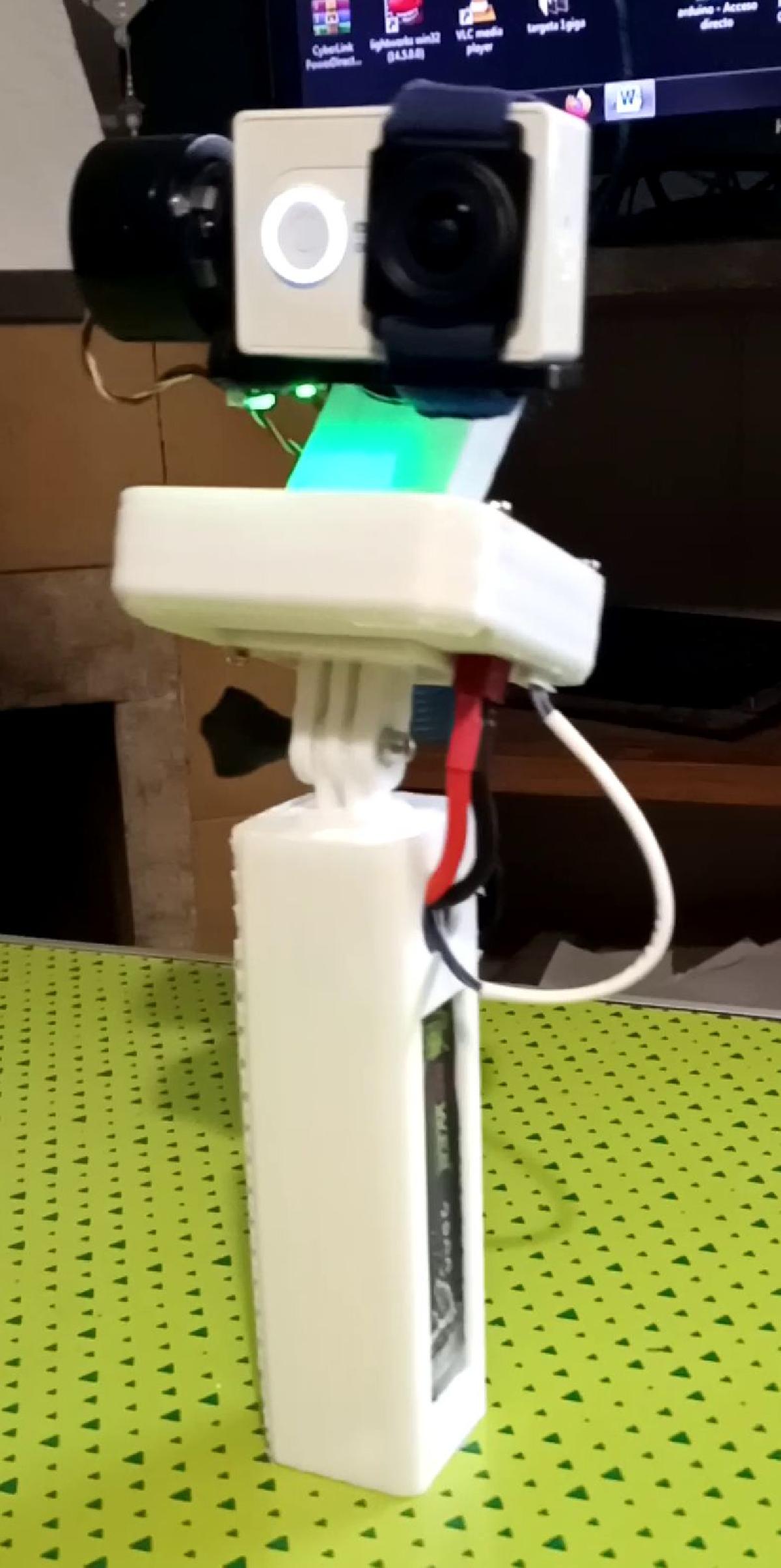 Estabilizador de camera de mao caseiro com gimbal de drone.