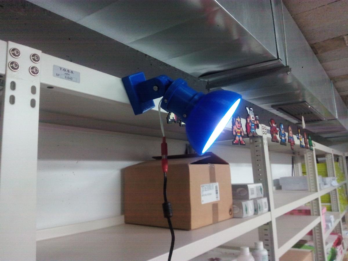 Foco para lampada LED de 12 volts, com bateria de moto/carros ou fonte de alimentacao 12 v.