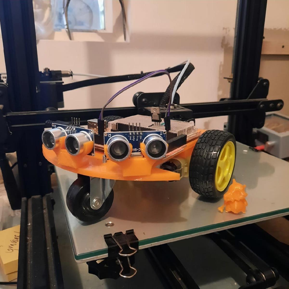 Carro Robo Arduino com Sensor Ultrassonico