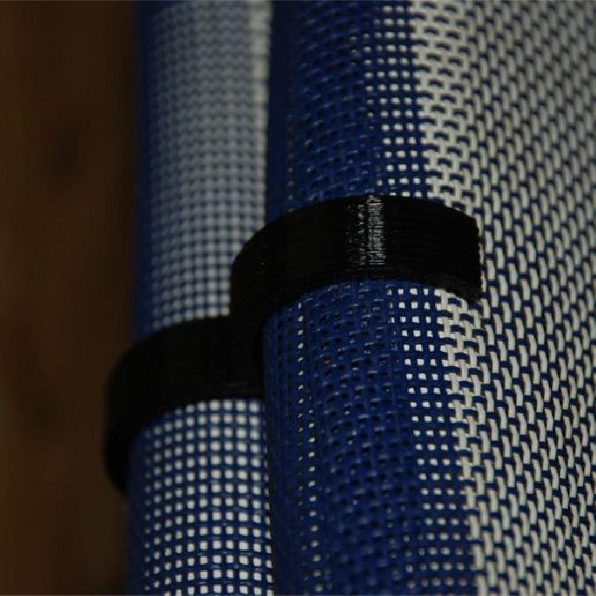 Grampo para uma espreguicadeira de jardim.