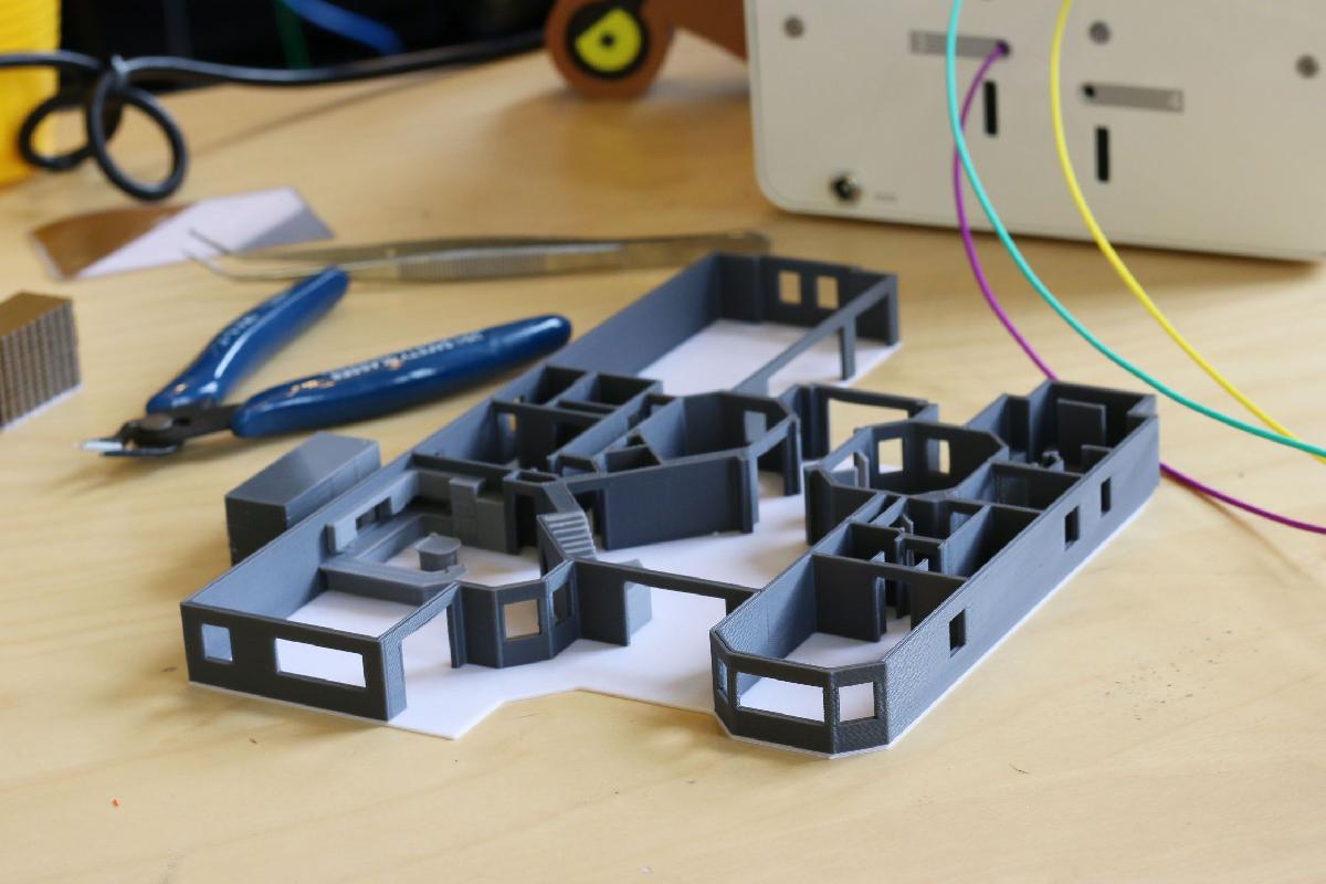 Planta de Casa Familiar Multicolorida