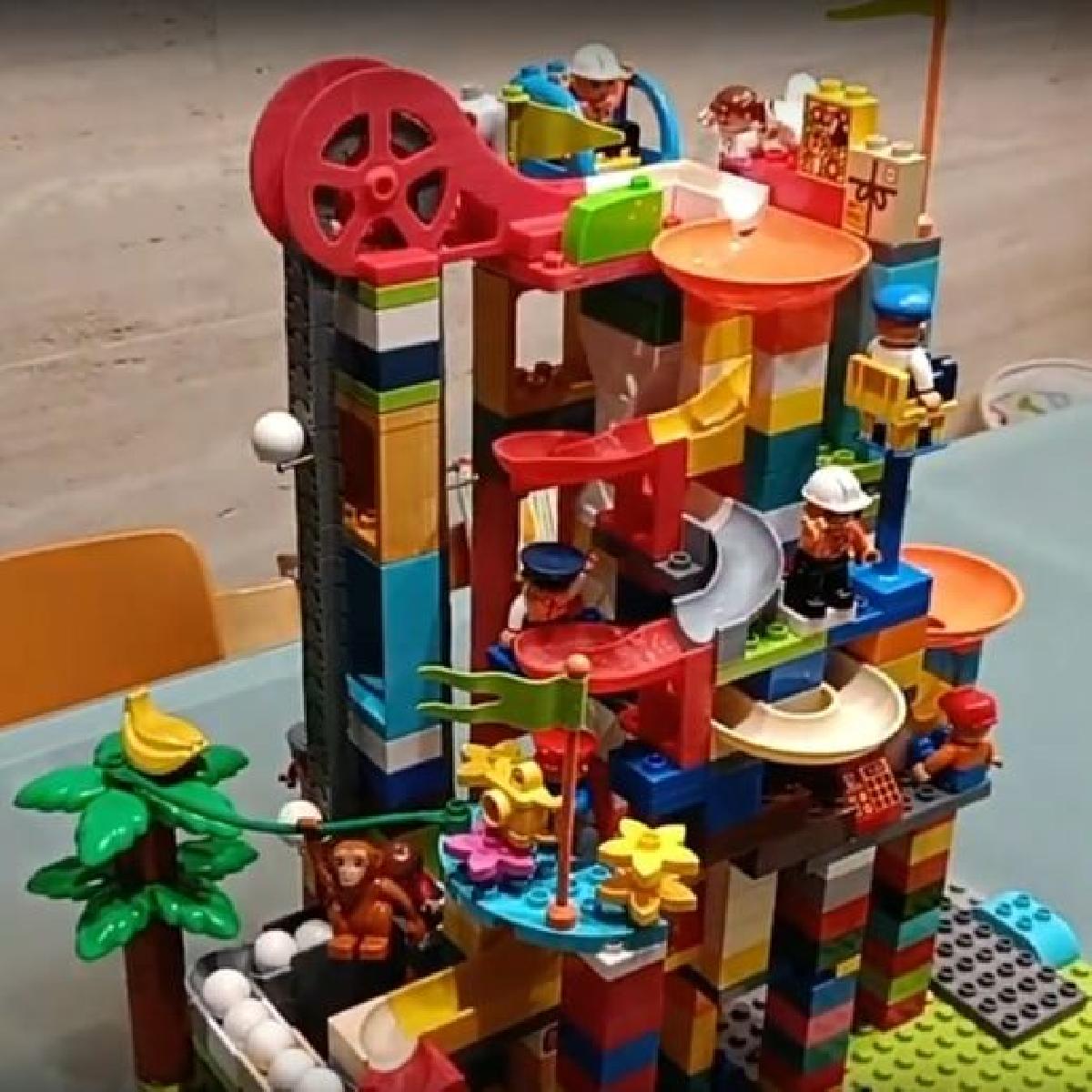 Elevador de marmore Lego Duplo