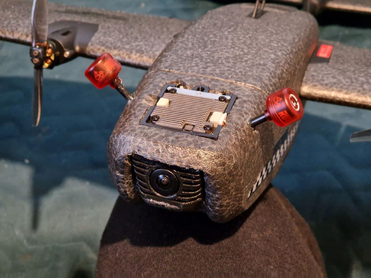 Suporte embutido para VTX Walksnail HD V1 e V2 para aeronaves FPV.