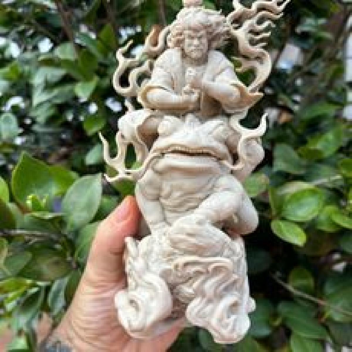 Jiraiya com escultura de sapo