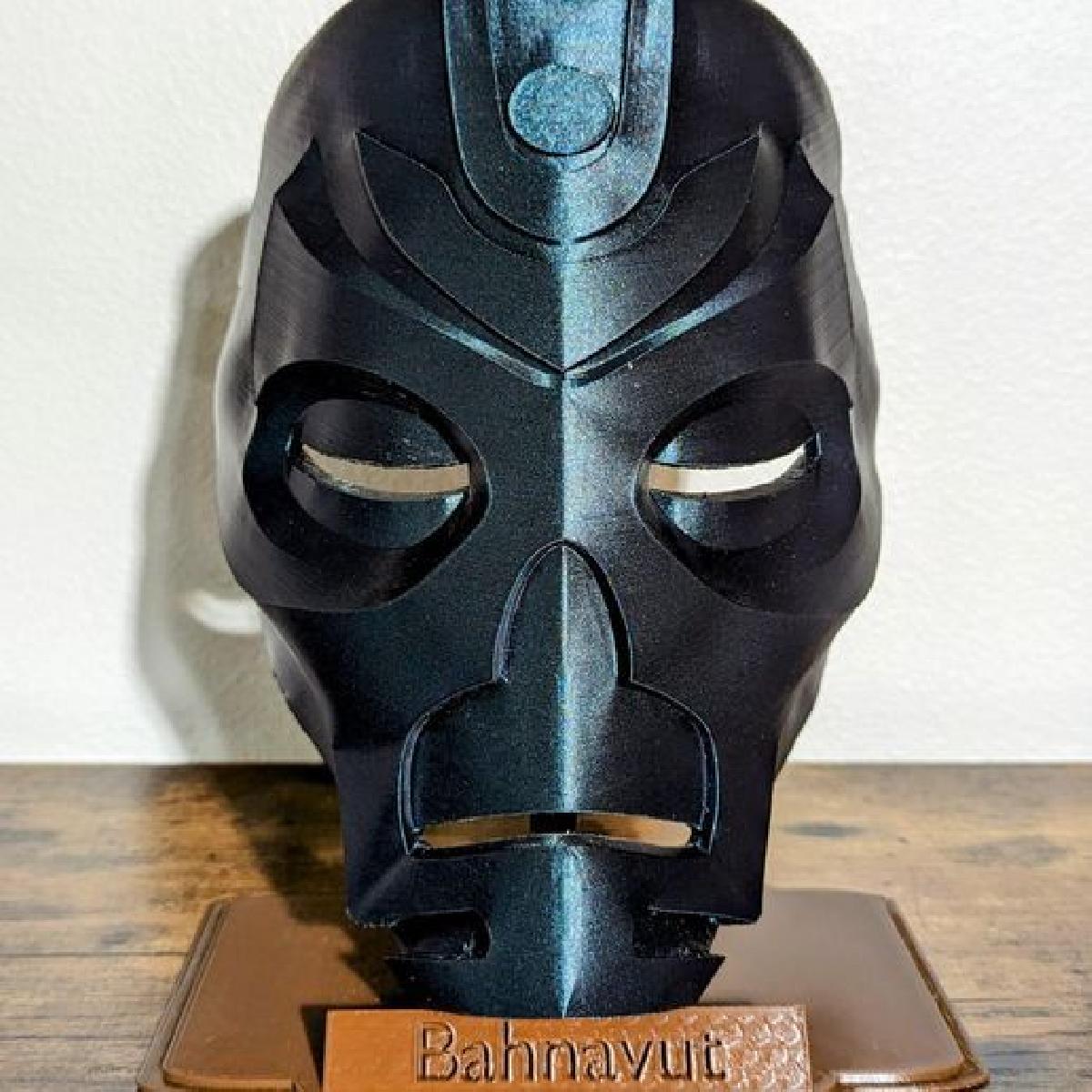 Mascara de Sacerdote Dragao de Skyrim usavel com suporte de display.