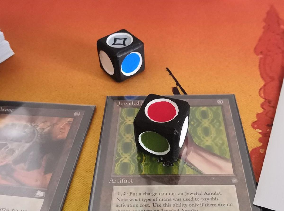 Dados com indicadores de cor (MtG)
