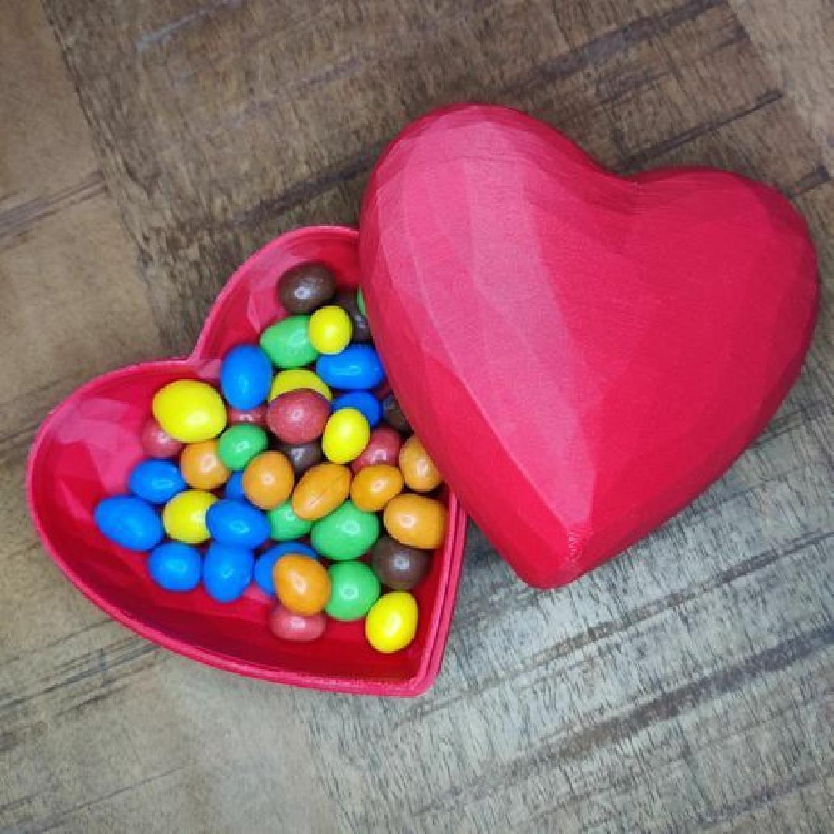 Caixa em Forma de Coracao Low Poly