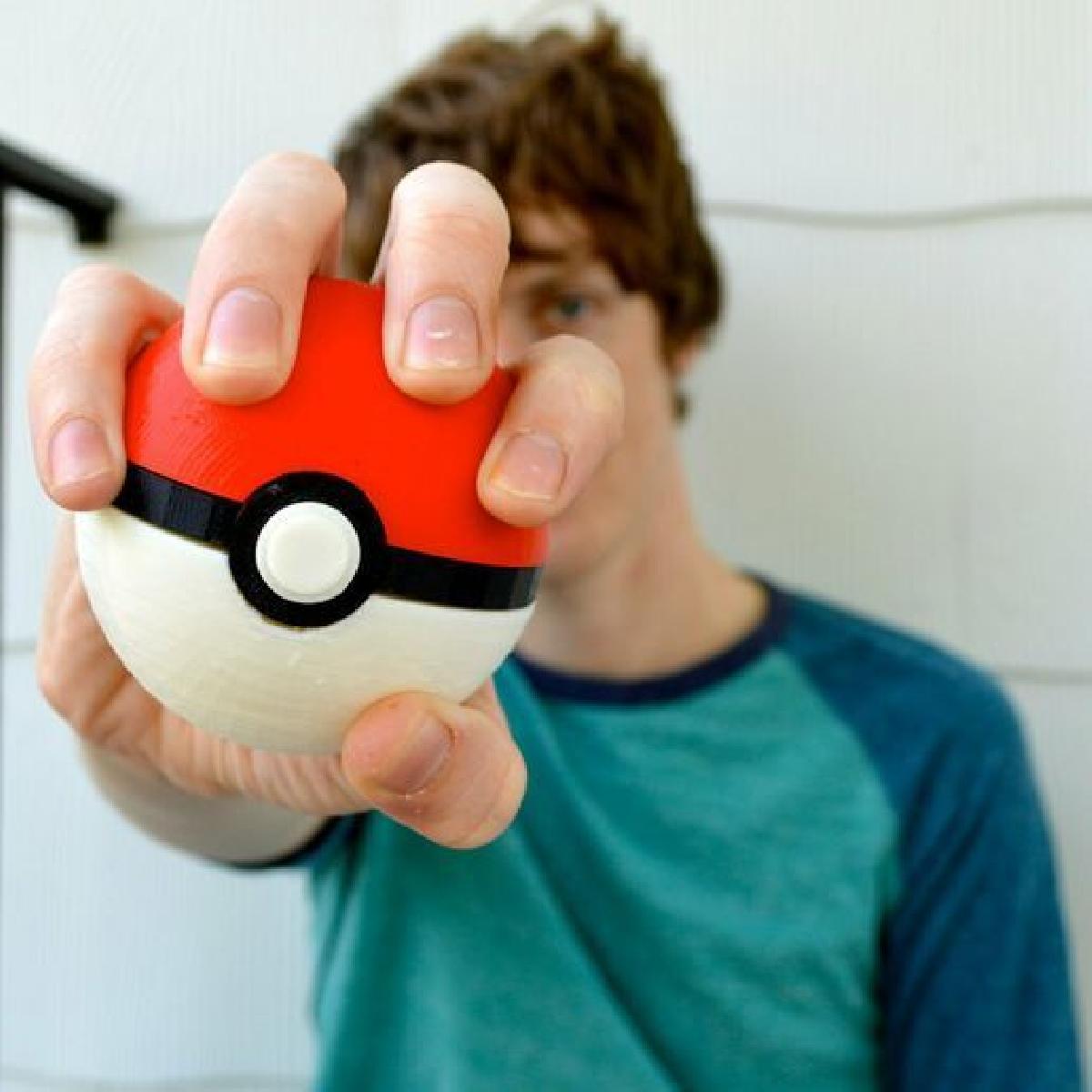 Pokébola, com fecho magnético