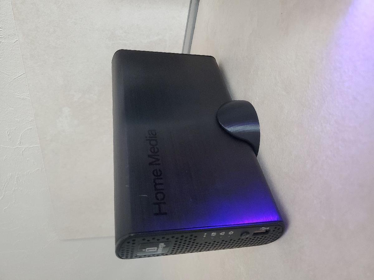 HMND2 Iomega Home Media Holder – Suporte elegante para NAS sem suporte de impressao.