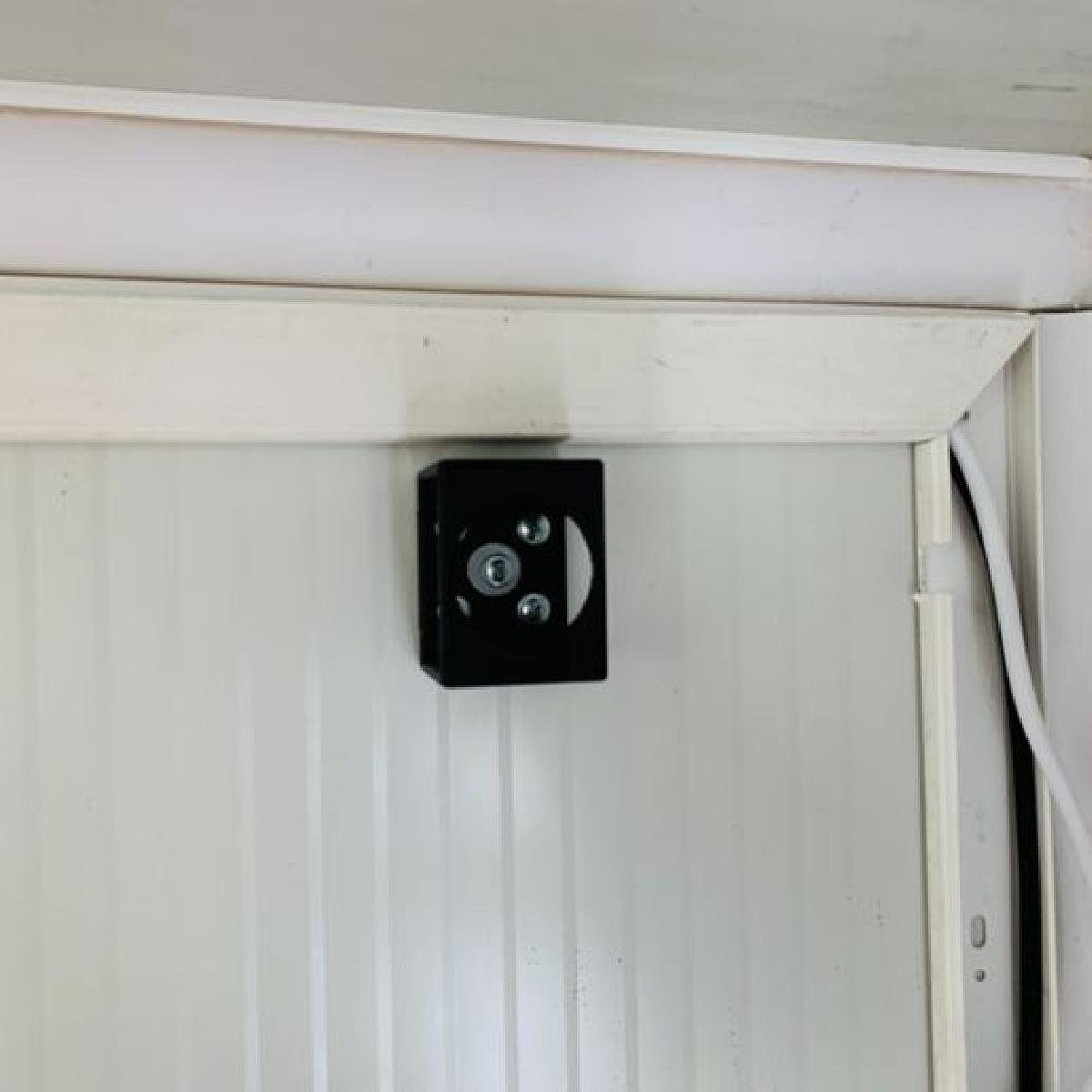 Solucao de montagem para regua de energia Suporte para regua de energia Suporte para tomada eletrica