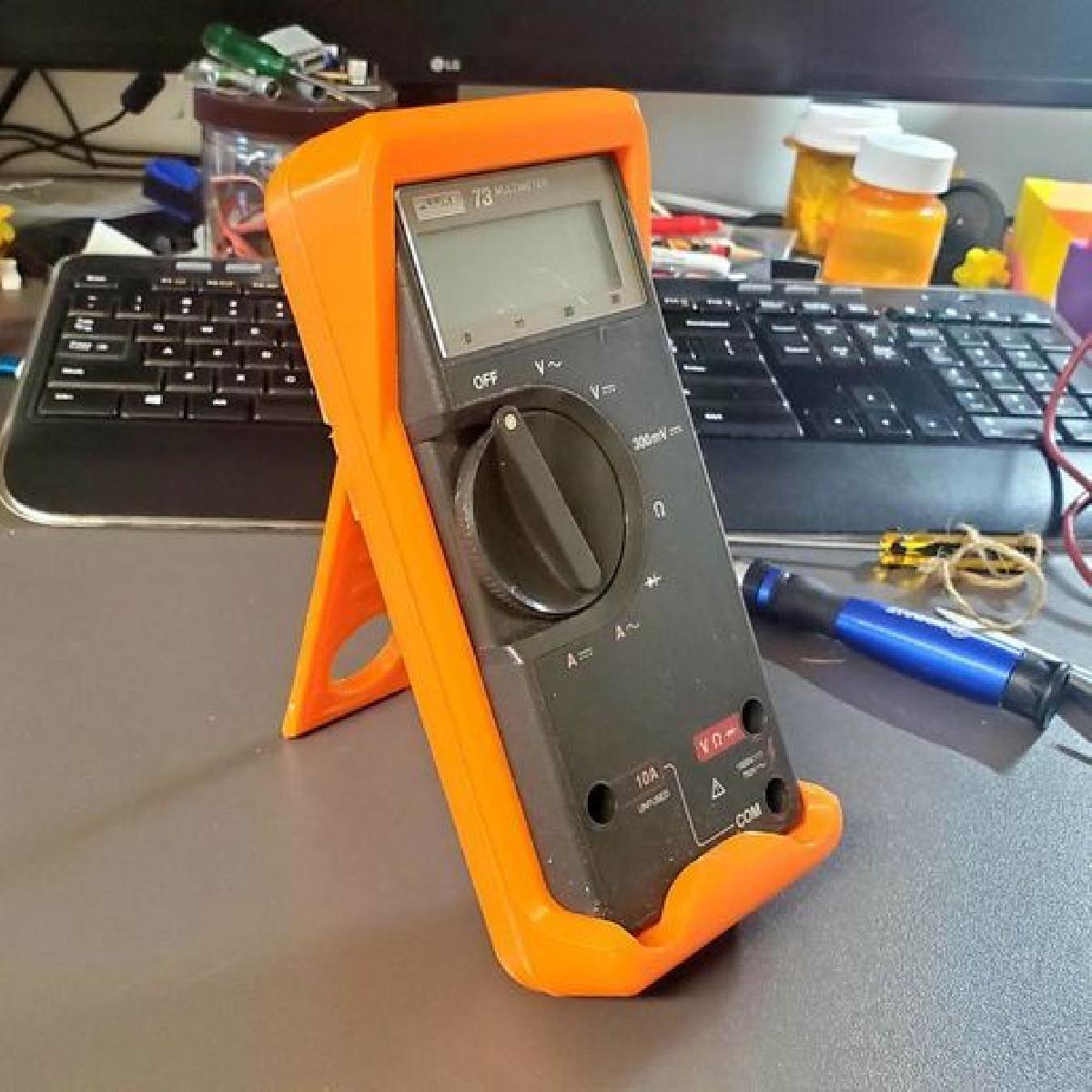 Estojo e suporte para multimetro Fluke 73.