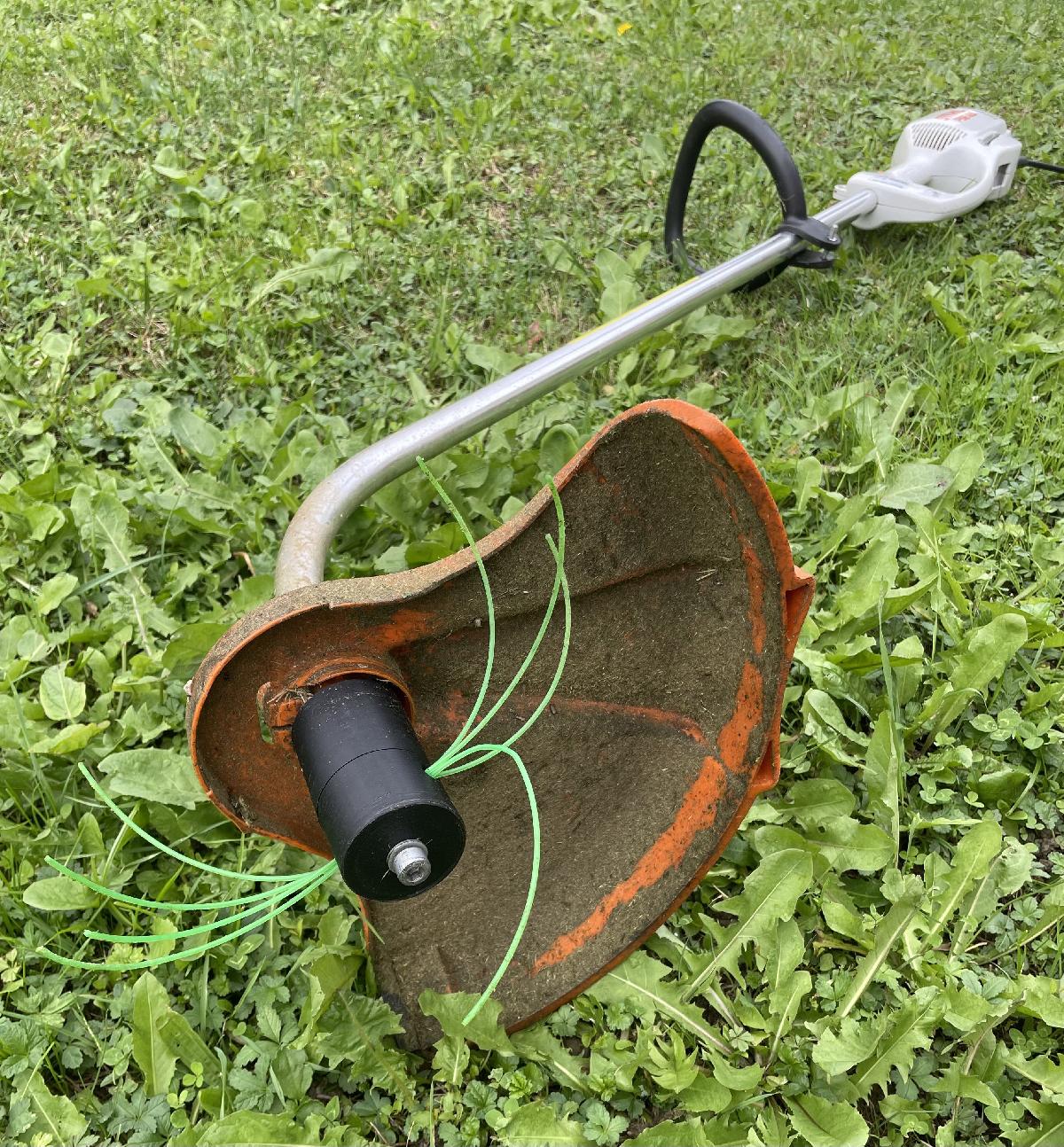 Cabeca de corte para cortador de grama Stihl.