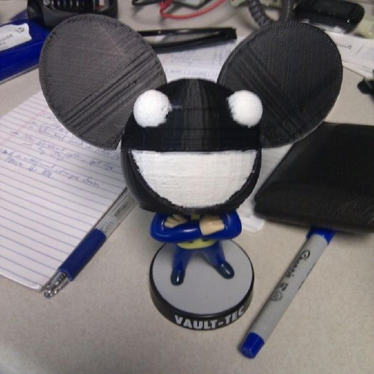 Cabeca de boneco do Deadmau5
