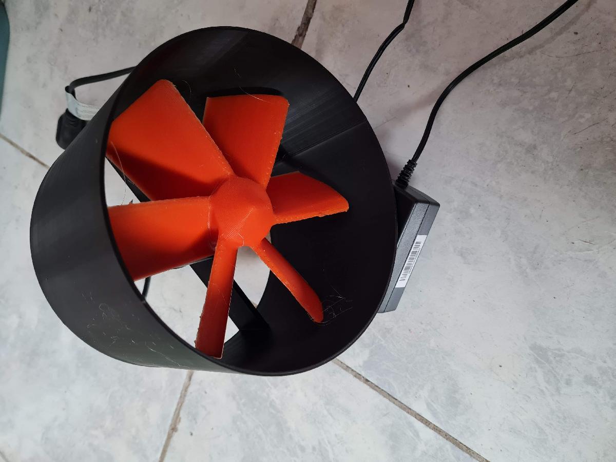 Ventilador ductado de 160 mm com motor 540.