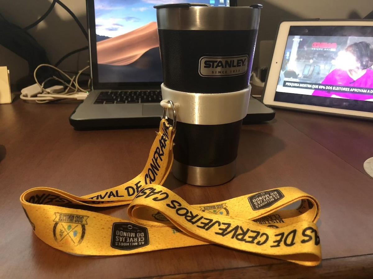 Copo de Cerveja a Vacuo Stanley Classic   Suporte de Corda