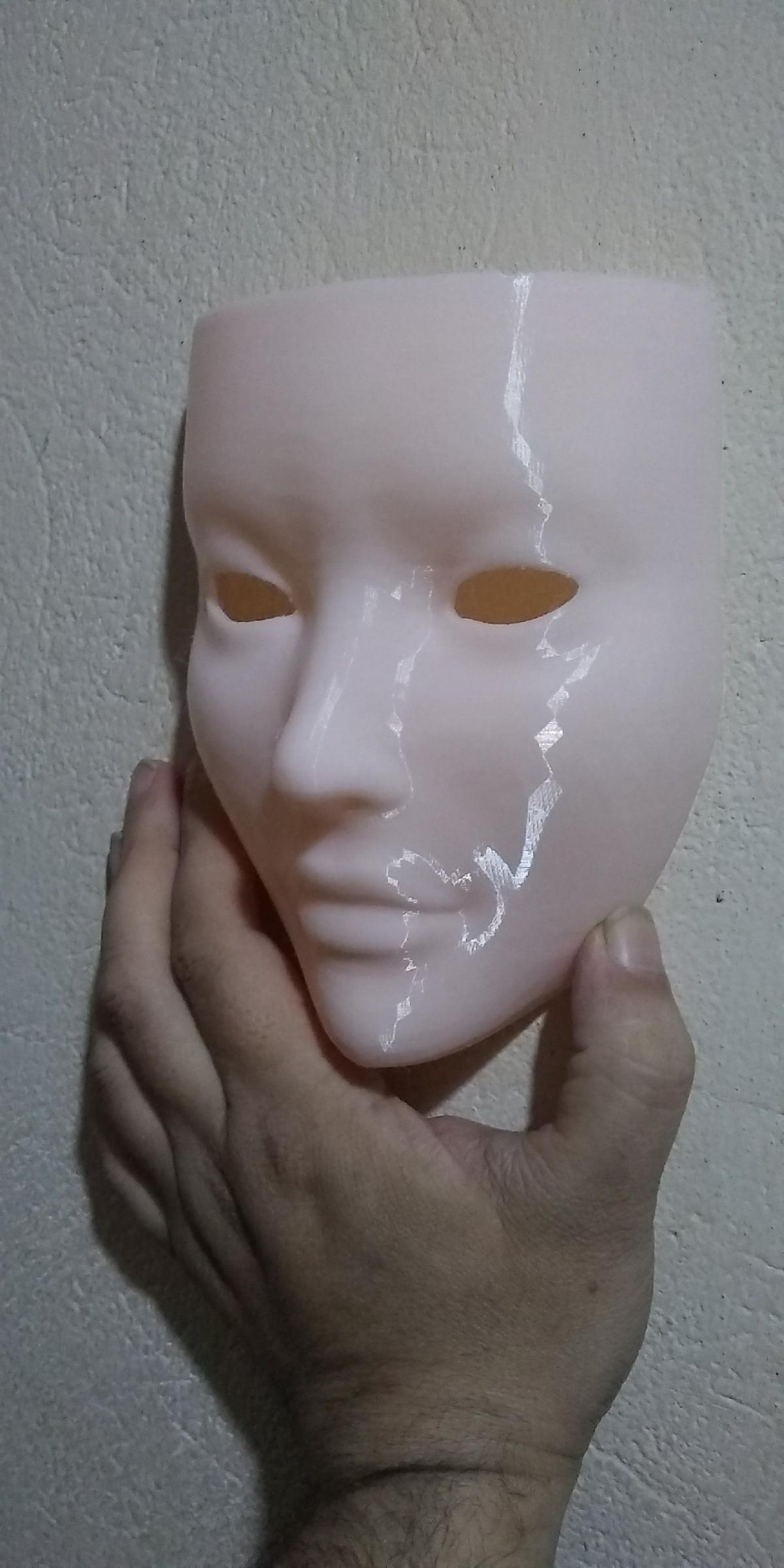 Mascara rosto mulher