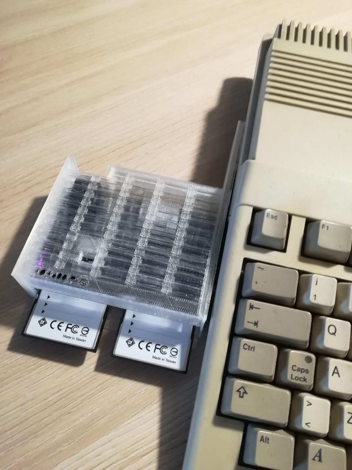 Caso Amiga 500 ACA500plus com conector X Surf 500