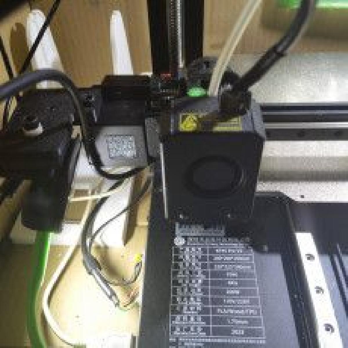 Uma cinta de camera para kingroon