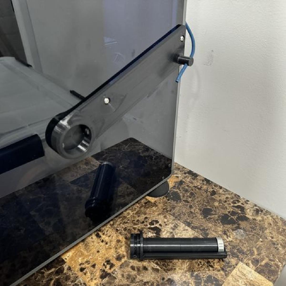 Adaptador de carretel de montagem lateral Creality K1 / K1C com suporte Bowden movel.