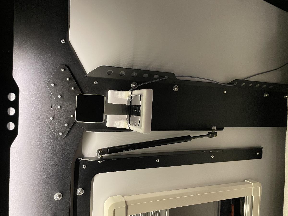 Suporte para Carregador de Telefone na Parede para Paredes de Aco Magnetico (Taxa Mantis Camper)