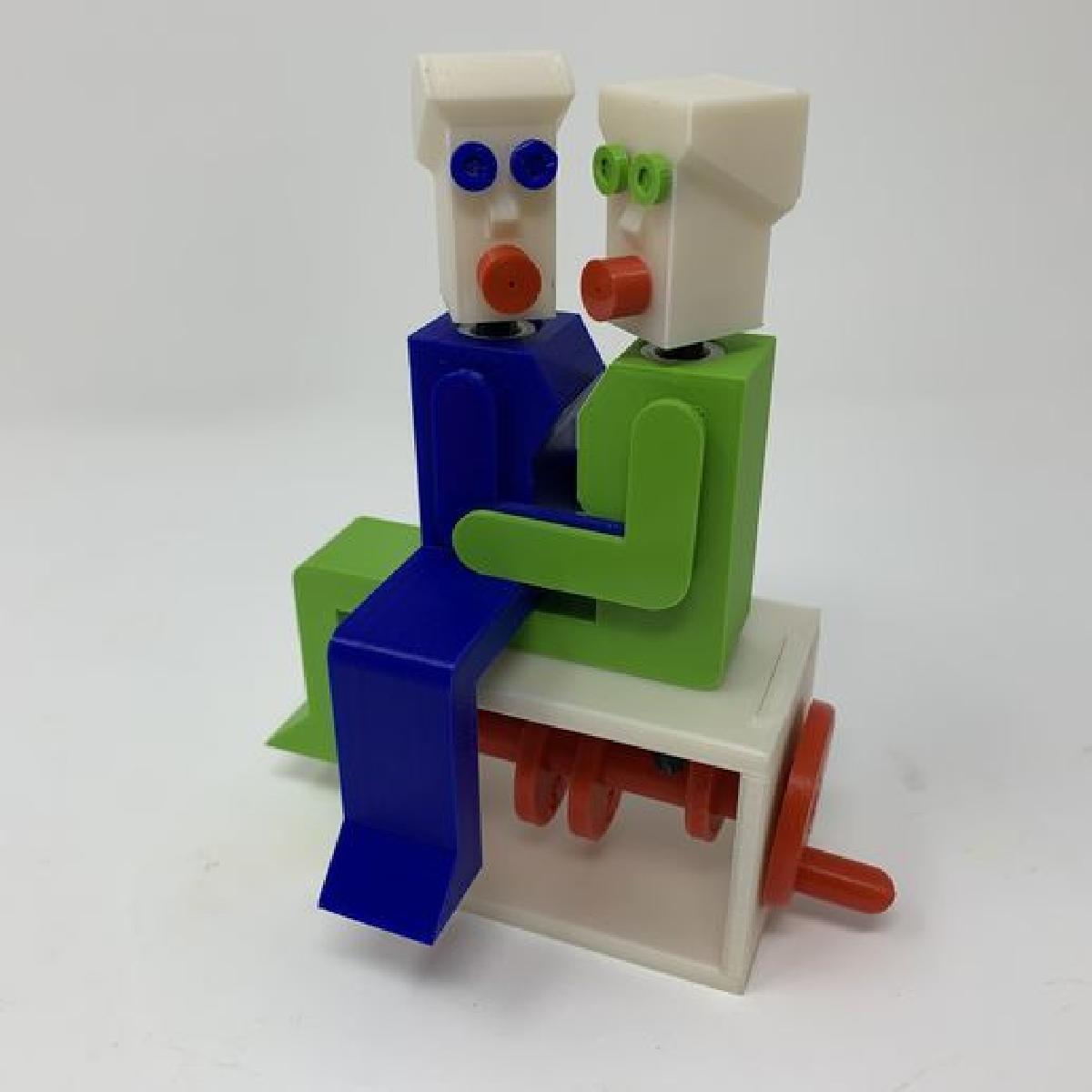 "Lora e eu", um simples automato impresso em 3D.