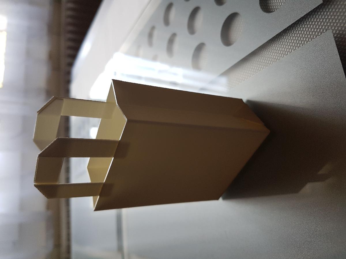 Pequeno saco de papel