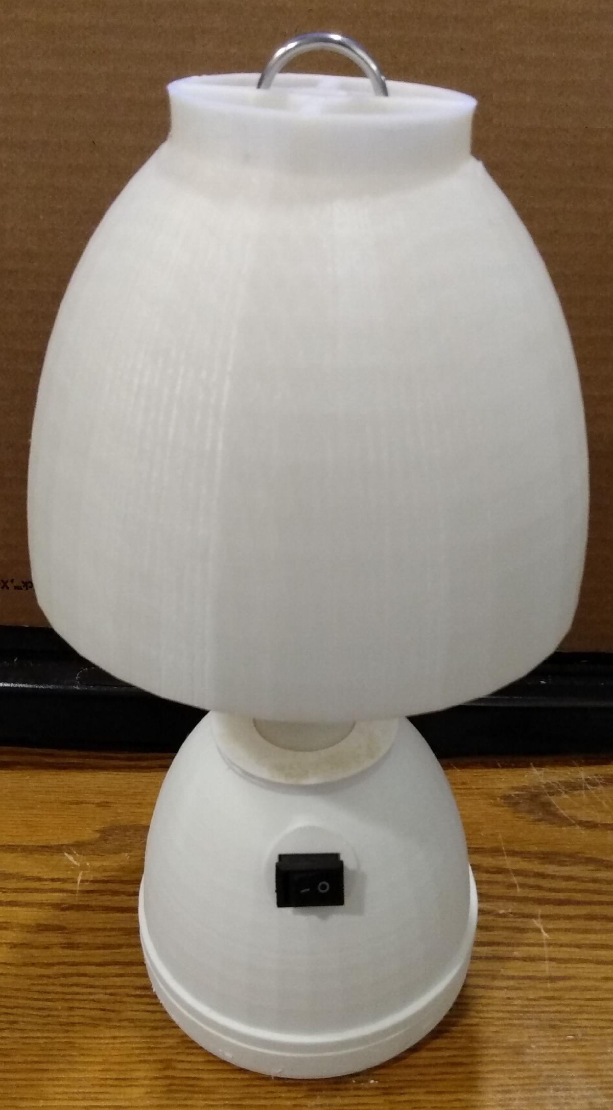Lanterna LED estilo acampamento