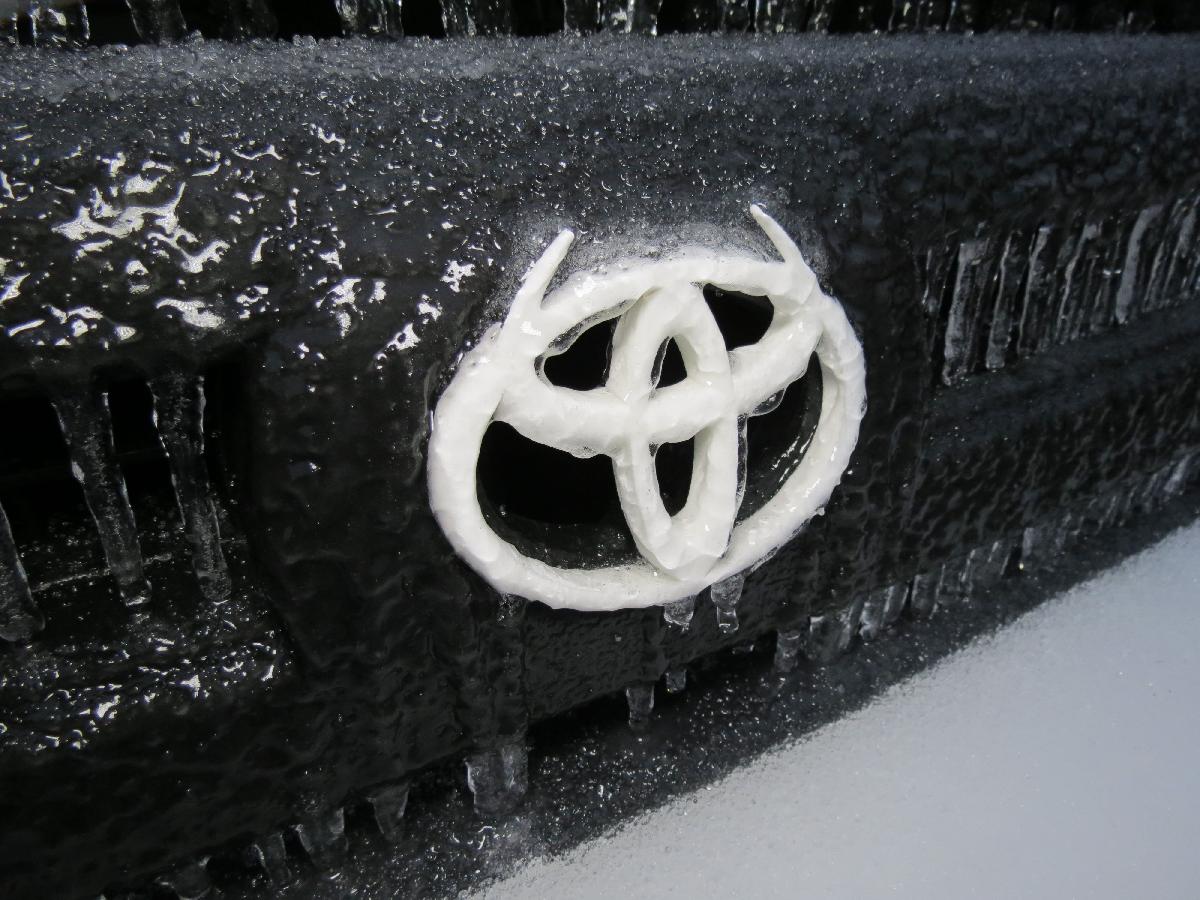 Emblema de Grade "Chifres do Diabo" para Toyota 4Runner de 03 a 05