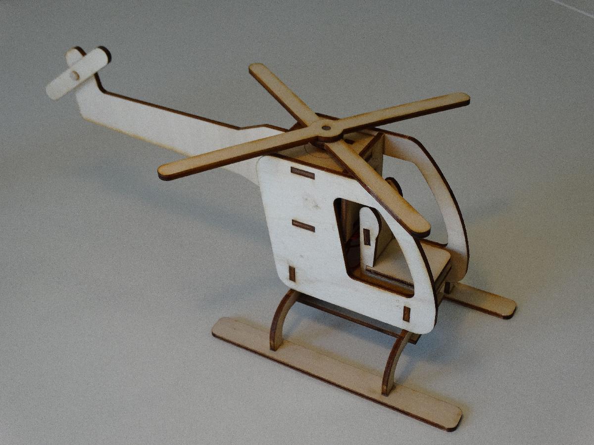 Helicoptero com motor