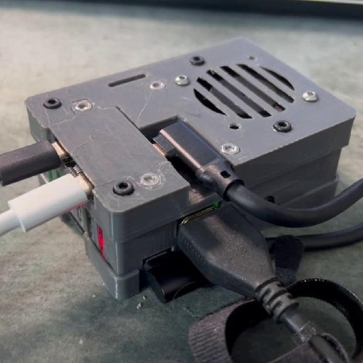 Enclosure/Caixa DIY do PiKVM (Pi 4B)