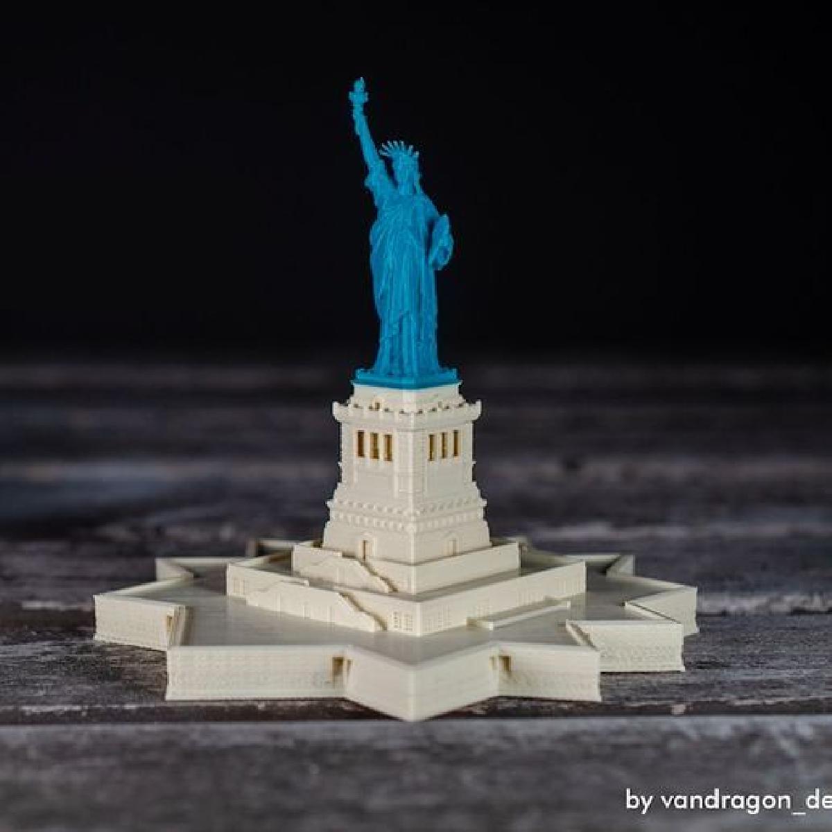 Estatua da Liberdade (com Base) 1:1000 / 1:700