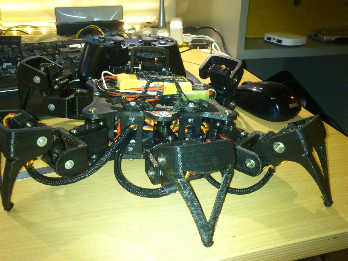 Hexapode 18 dof micro servo