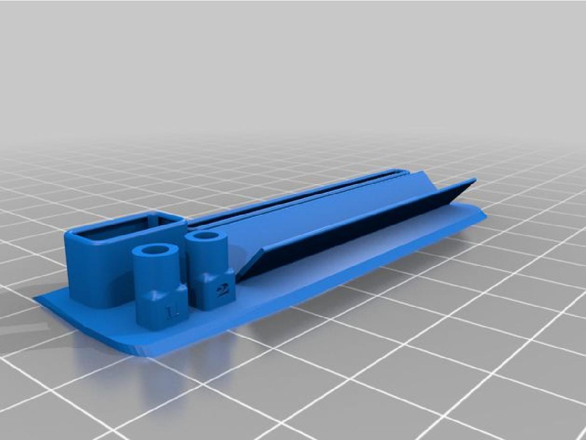 Economic rolling cigarette table