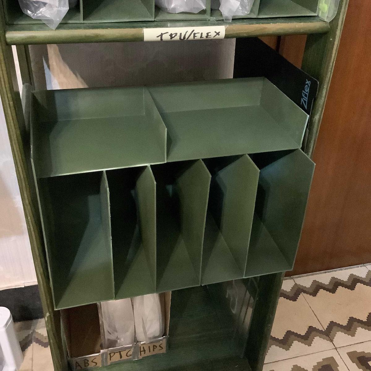 Cajonera Modular para bobinas de filamentos.