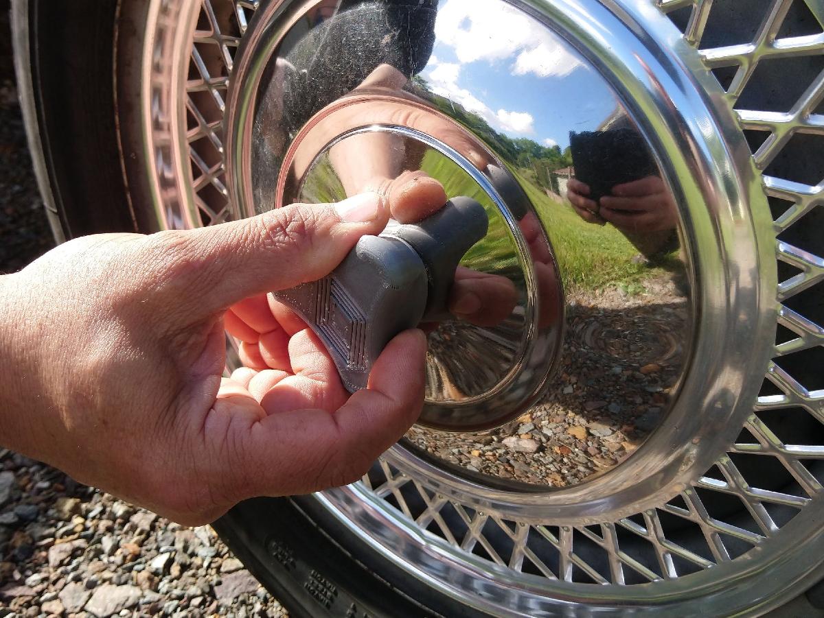 Chave de cobertura de roda Renault 4L / chave de enjoliveur