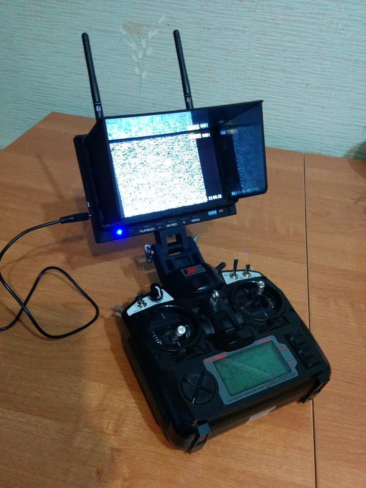 Suporte para monitor FPV no transmissor Turnigy / FlySky