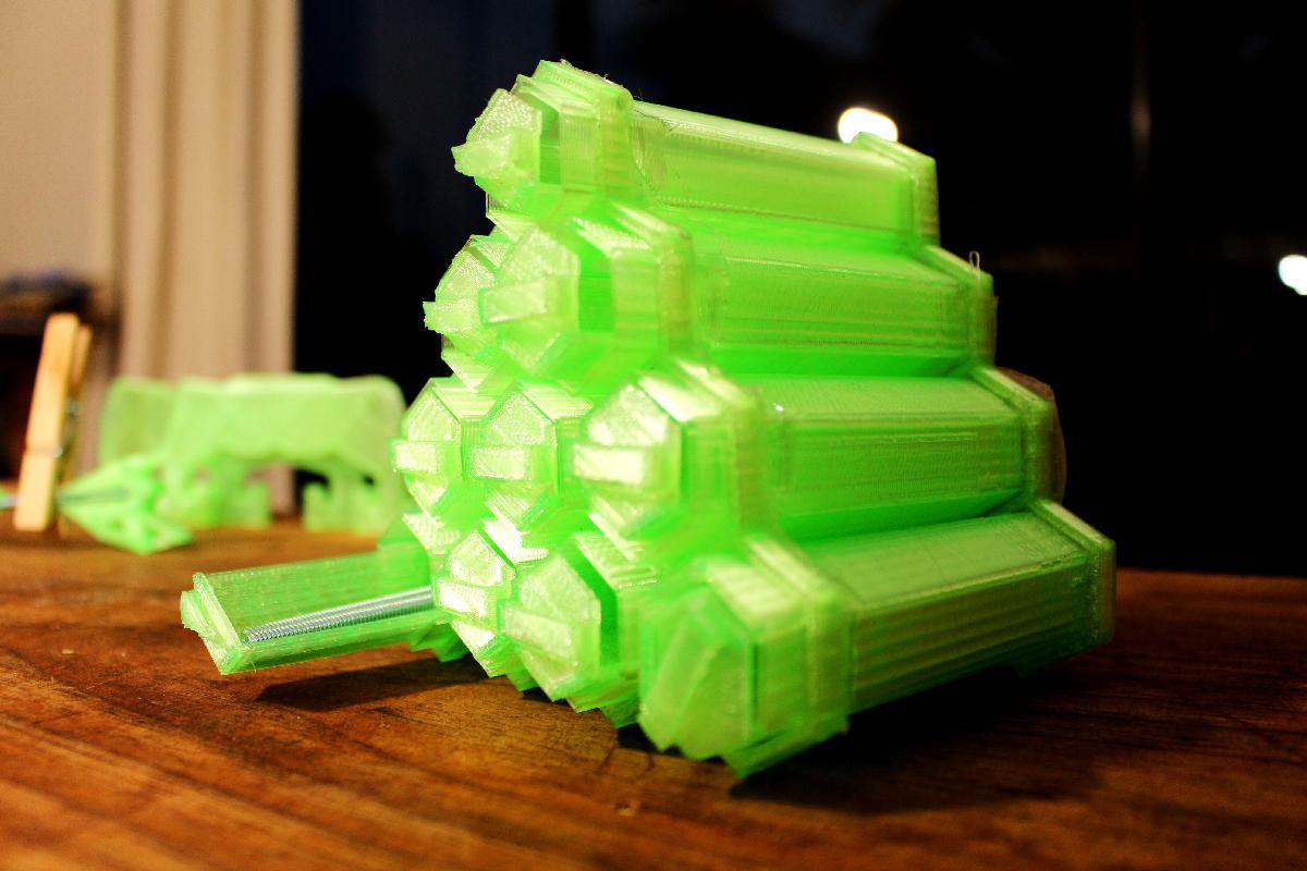 Suporte para parafusos em forma de colmeia e caixa   Caixa de colmeia para parafusos e caixa.