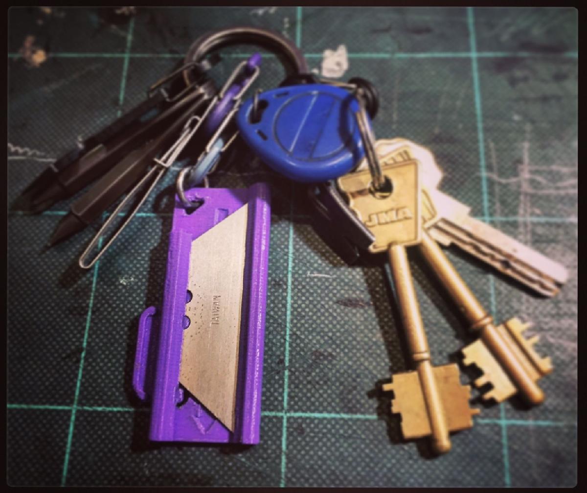 Cortador de batalha. (Faca de utilidade)