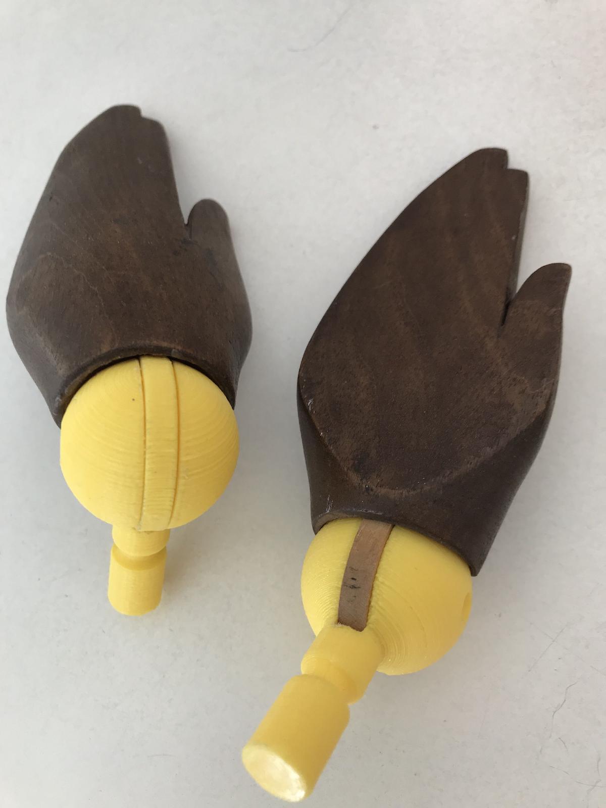 Articulacao de pulso para manequim de madeira para desenho.