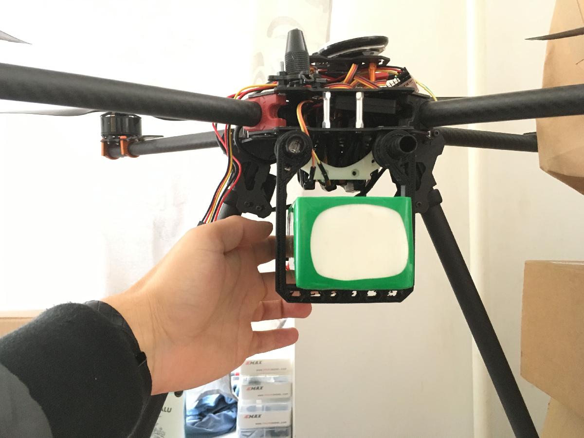 Tarot 650 Ironman sob bateria de 6S Lipo