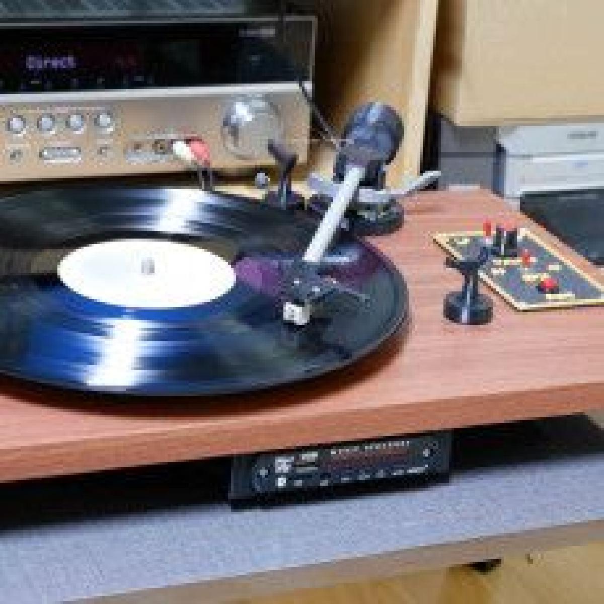 Toca discos com acionamento direto usando motor de passo TMC2209.