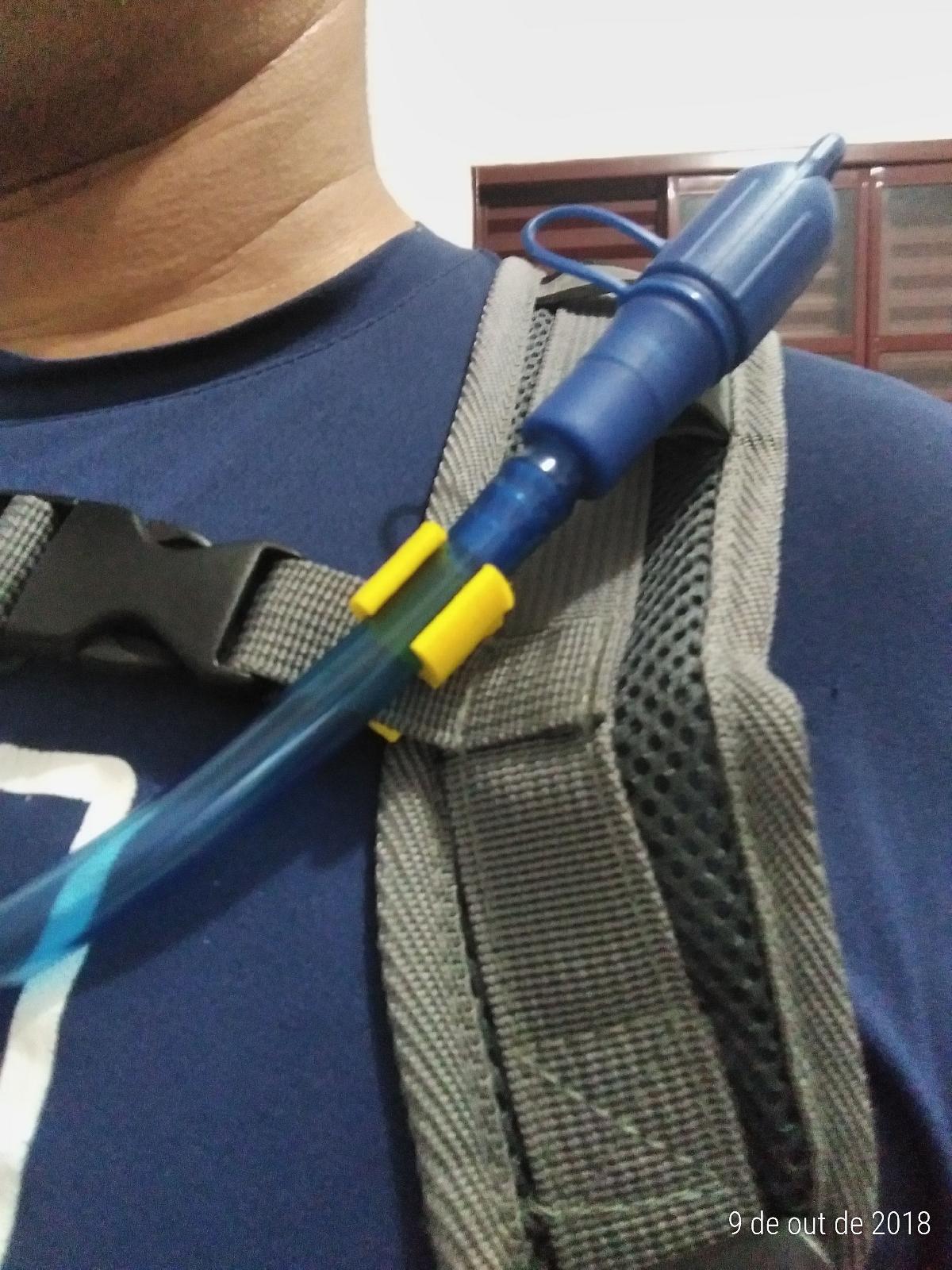 Clip para Mangueira de Mochila de Hidratacao