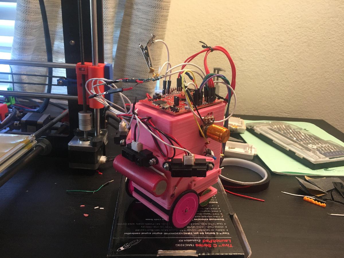 Chassi de Carro Seguindo Paredes