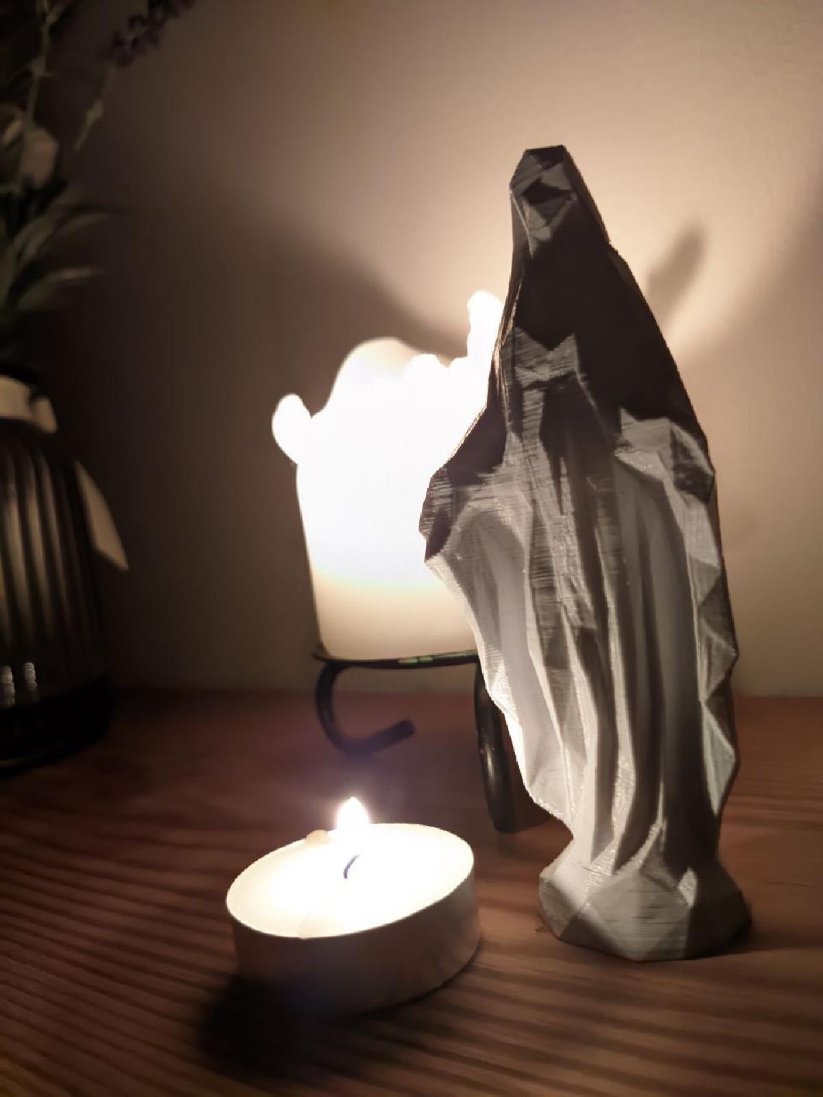 Estatua da Virgem Maria [ Baixa Poligonagem ]